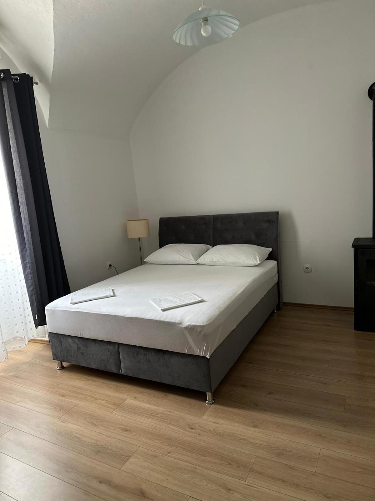 Studio Apartman Grga Senj  Luaran gambar