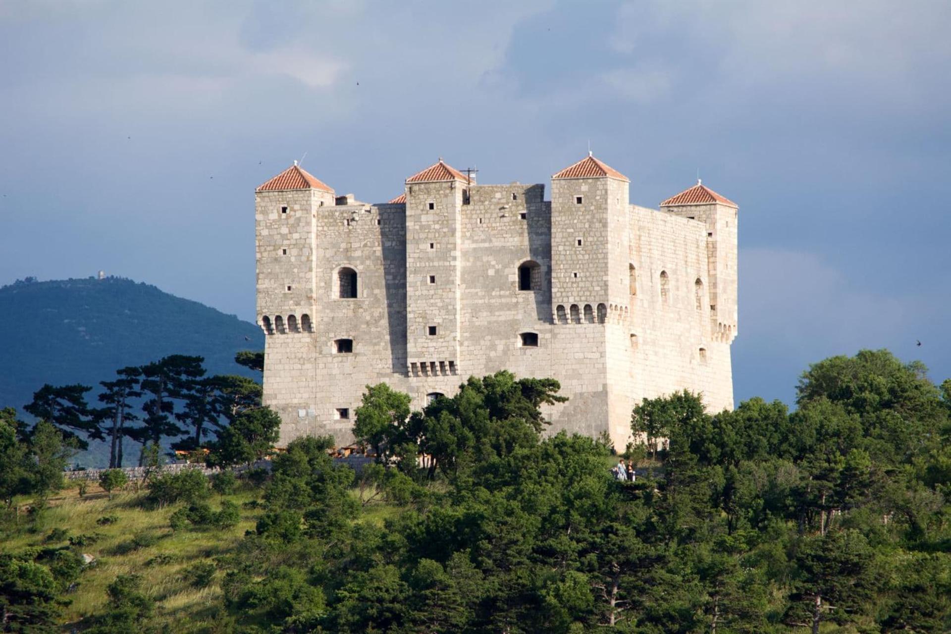 Studio Apartman Grga Senj  Luaran gambar